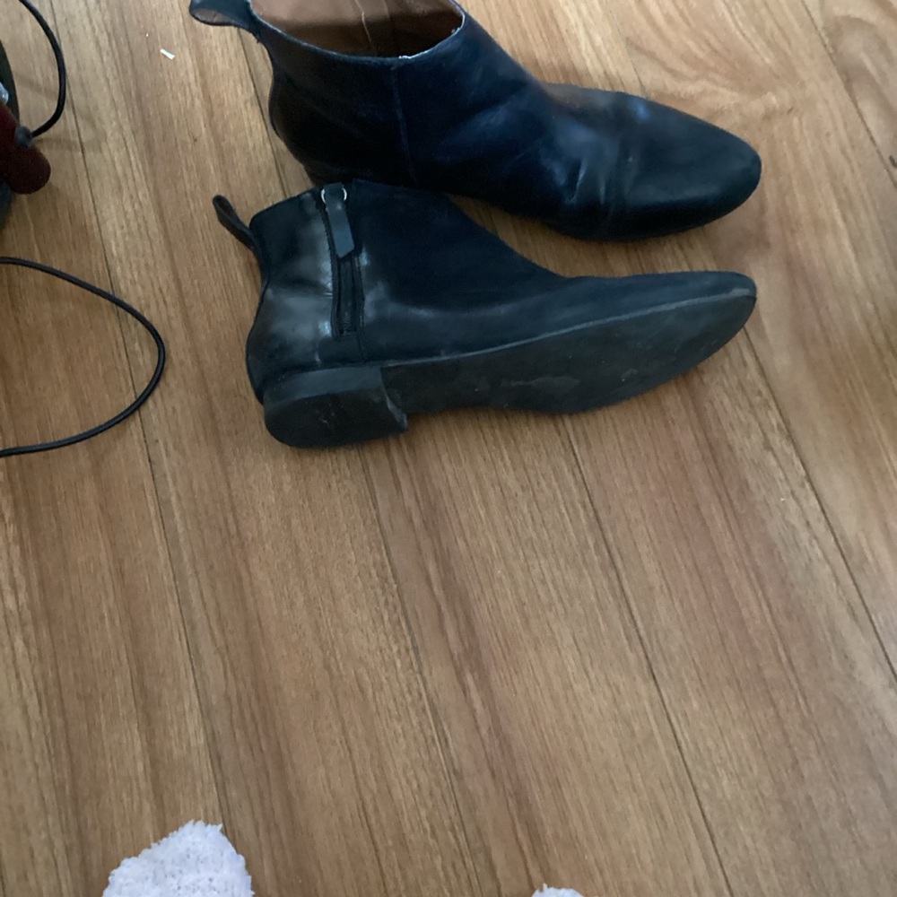 Boots mostly leather and suede all size 7 great condition